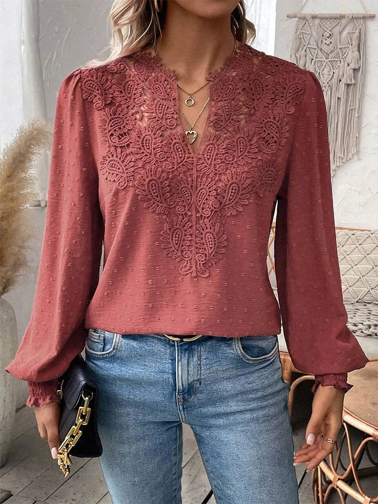 Isabeau - Luksus Blondebluse med V-hals